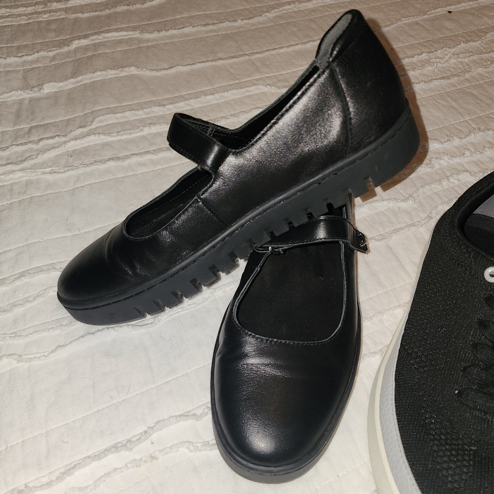 Vionic Manhattan Black Mary Jane Flats Worn Once